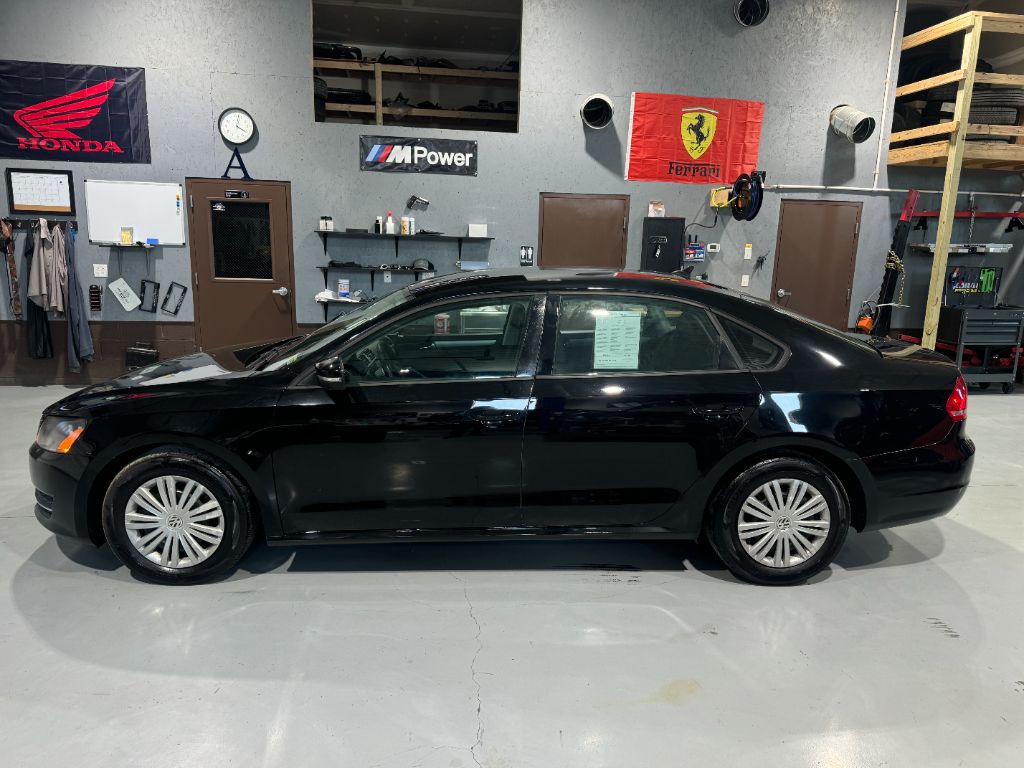 2014 Volkswagen Passat Wolfsburg photo