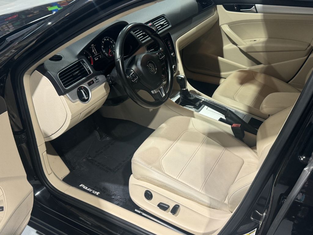2012 Volkswagen Passat TDI SE photo