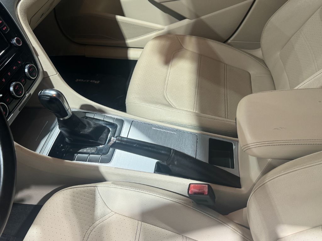 2012 Volkswagen Passat TDI SE photo