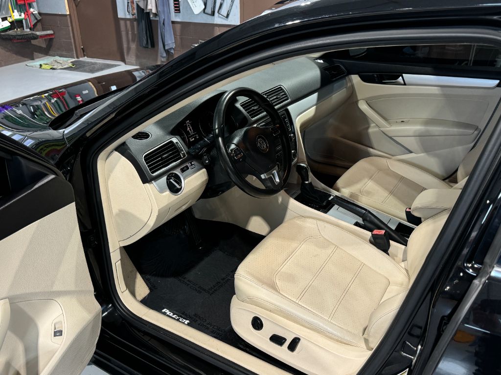 2012 Volkswagen Passat TDI SE photo