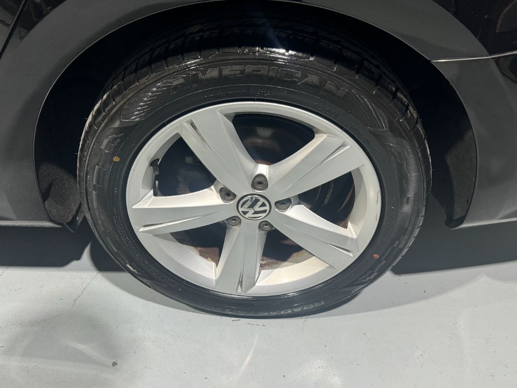 2012 Volkswagen Passat TDI SE photo