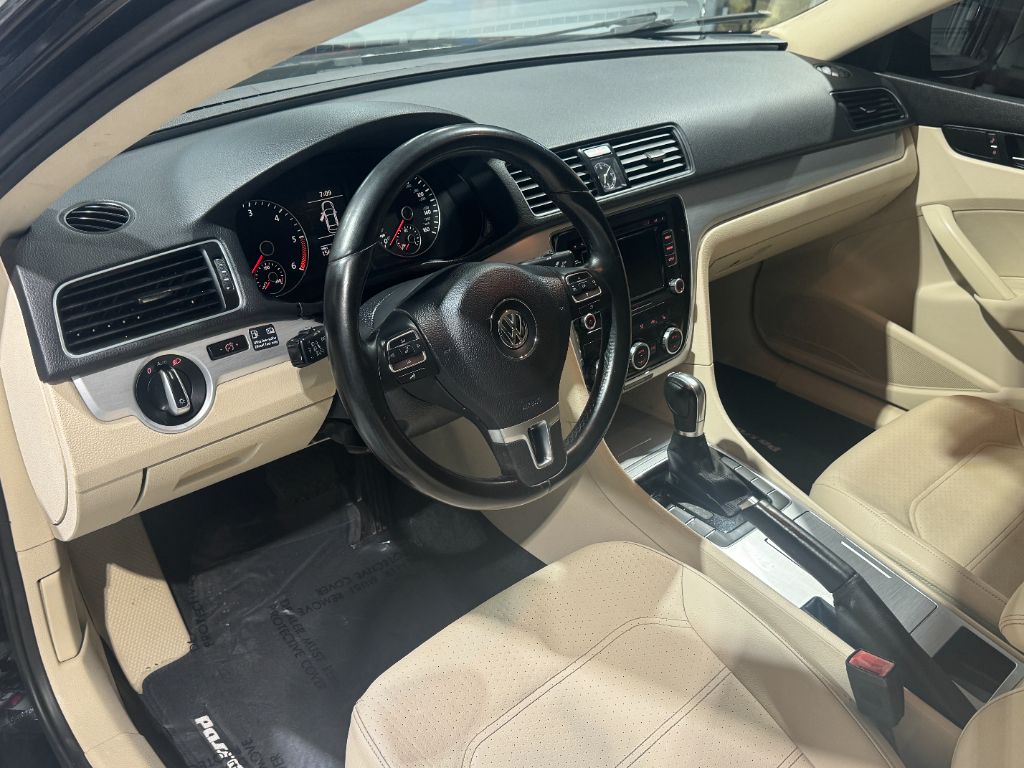2012 Volkswagen Passat TDI SE photo