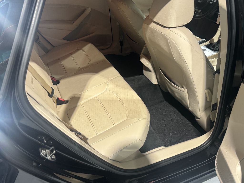 2012 Volkswagen Passat TDI SE photo