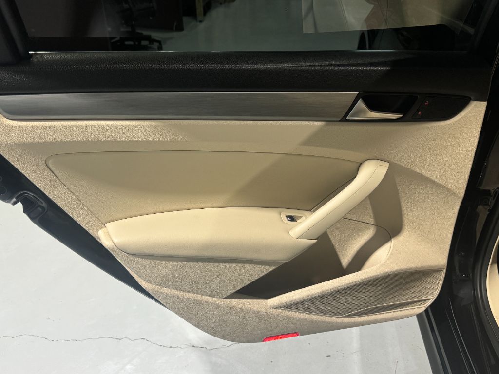2012 Volkswagen Passat TDI SE photo