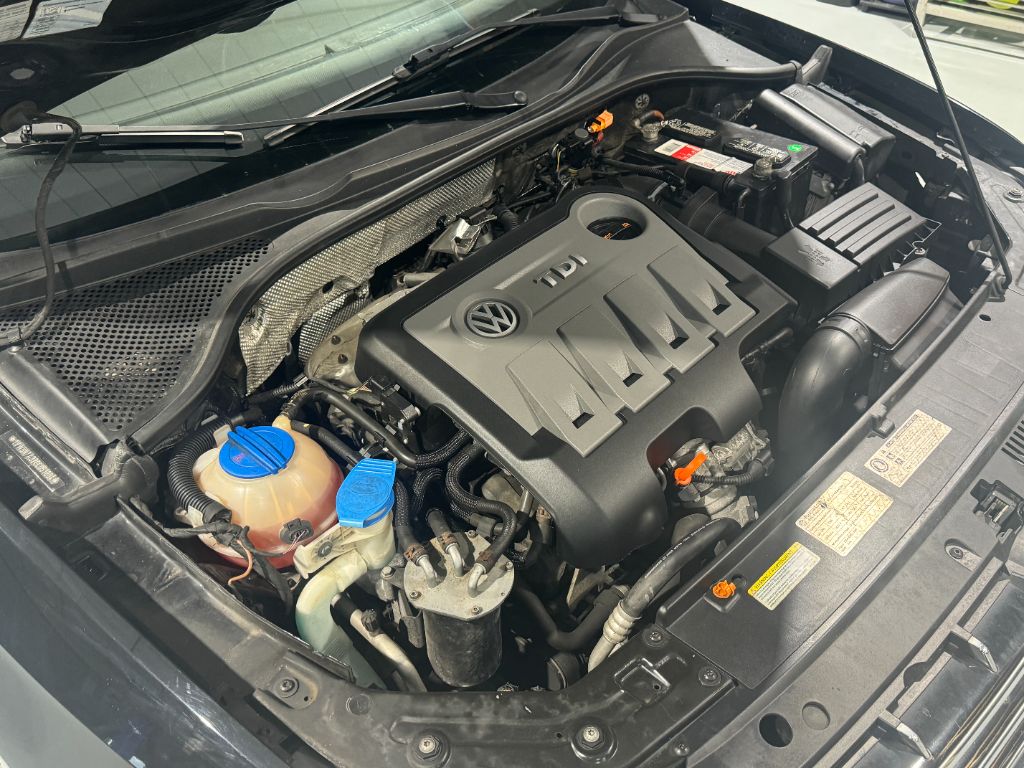 2012 Volkswagen Passat TDI SE photo