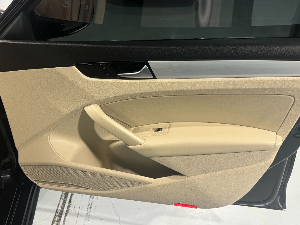 2012 Volkswagen Passat TDI SE photo