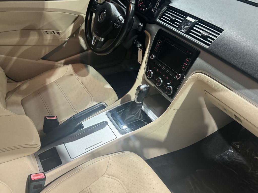2012 Volkswagen Passat TDI SE photo