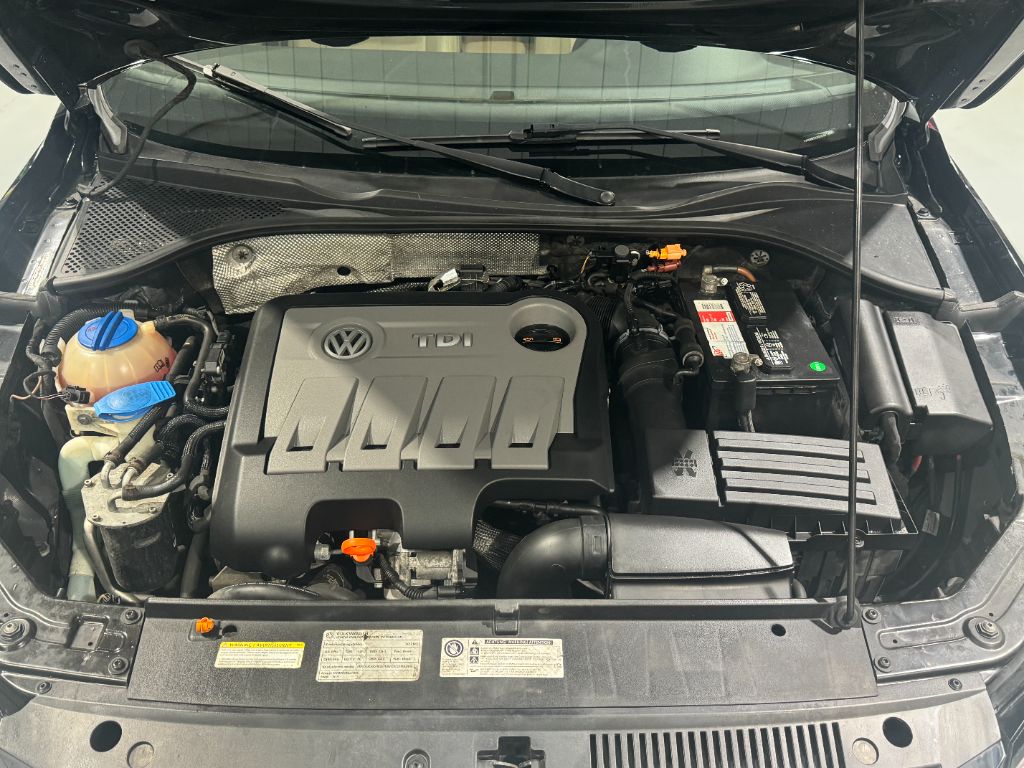 2012 Volkswagen Passat TDI SE photo