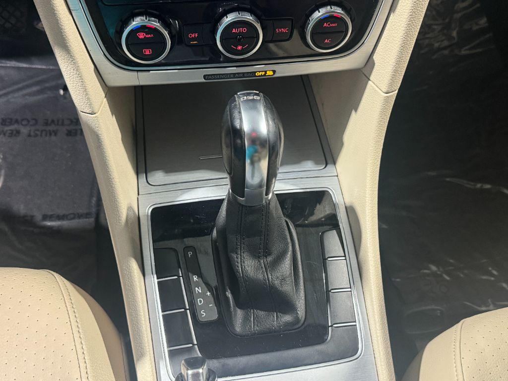 2012 Volkswagen Passat TDI SE photo