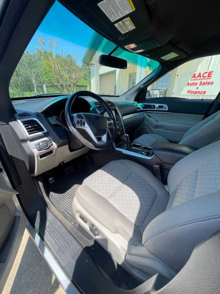 2015 Ford Explorer XLT photo
