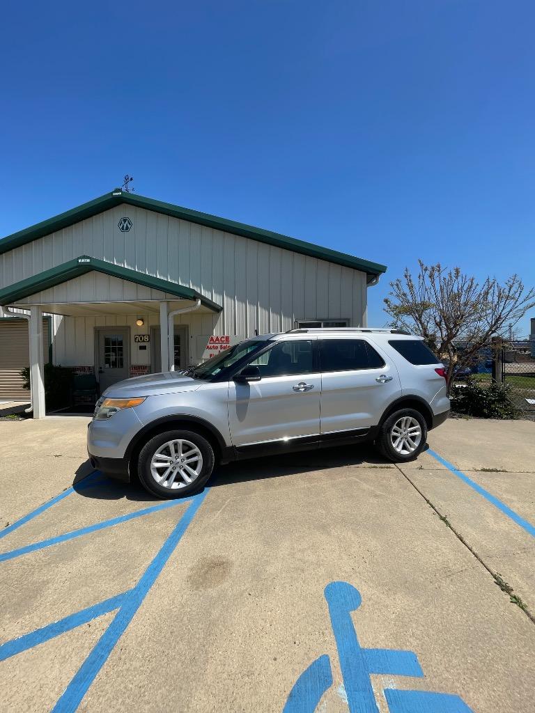 2015 Ford Explorer XLT photo