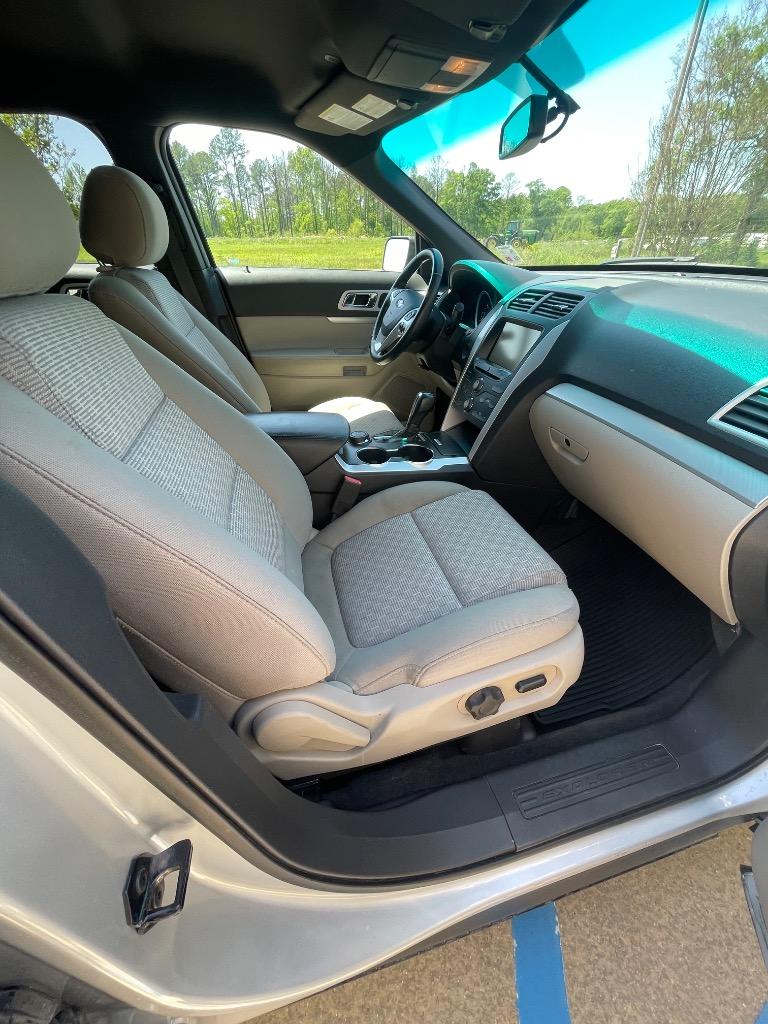 2015 Ford Explorer XLT photo