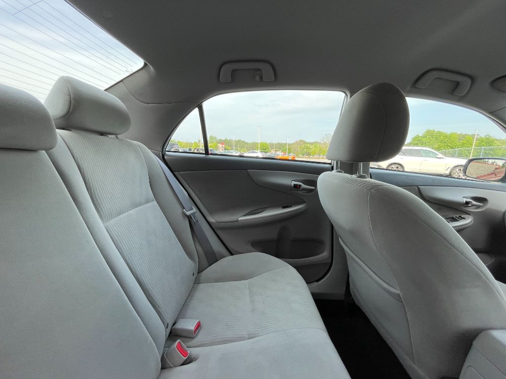2010 Toyota Corolla photo