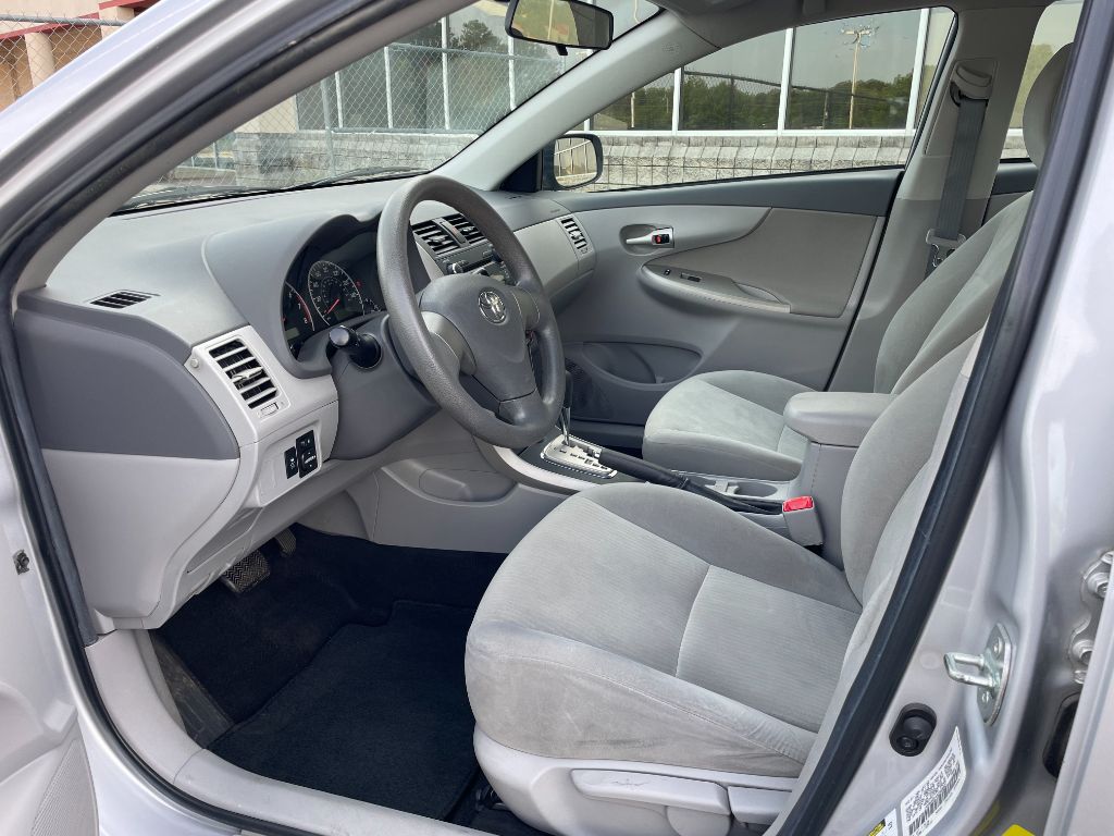 2010 Toyota Corolla photo