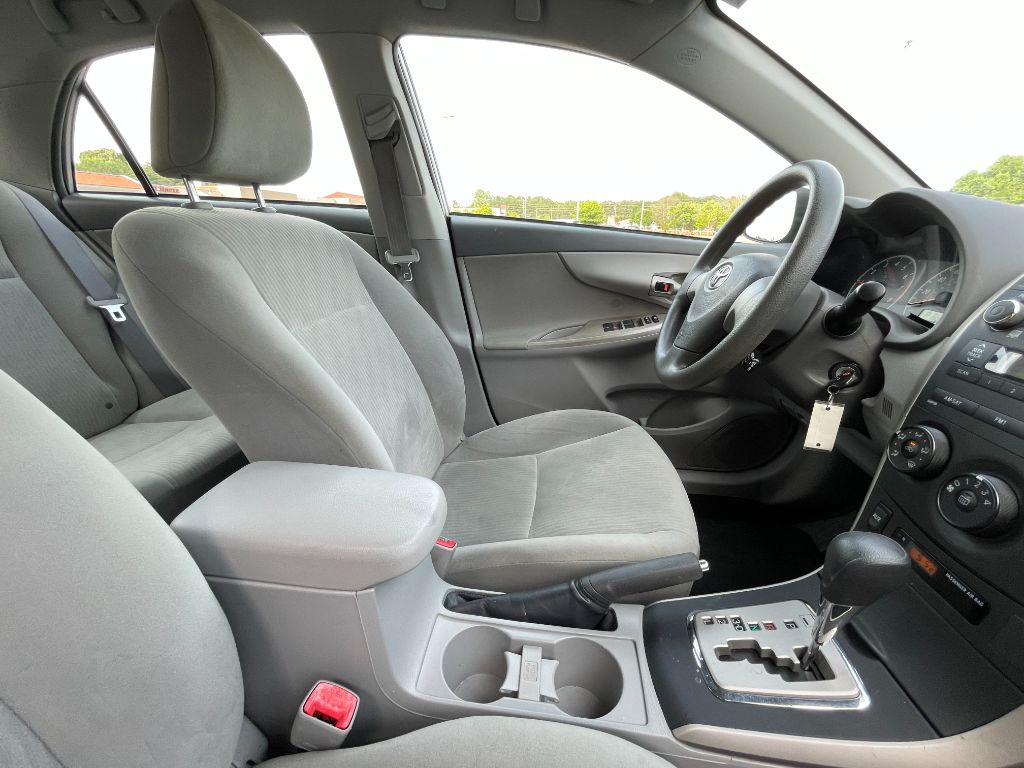 2010 Toyota Corolla photo