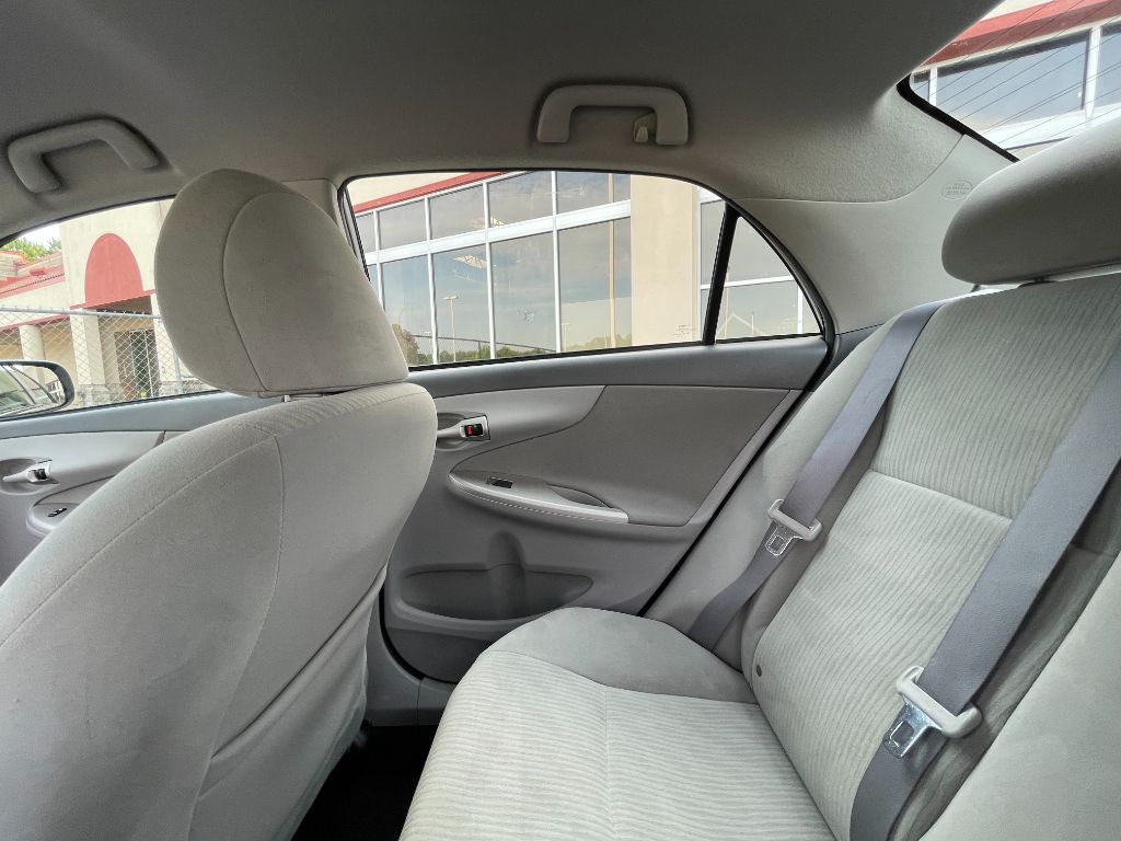 2010 Toyota Corolla photo