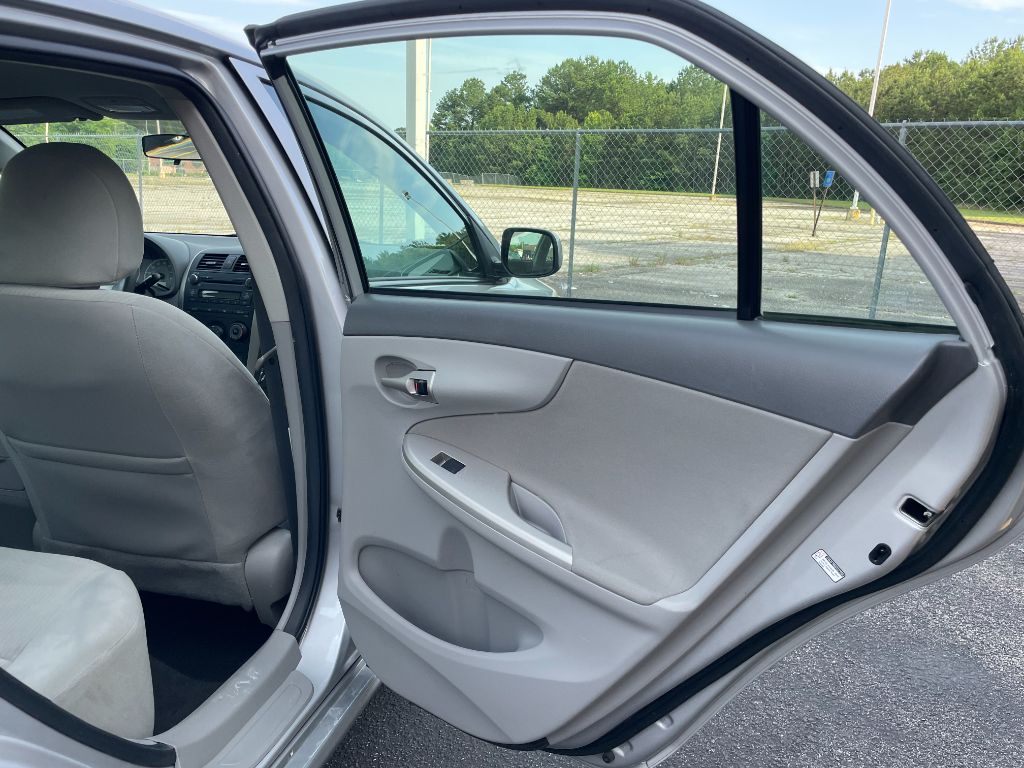 2010 Toyota Corolla photo