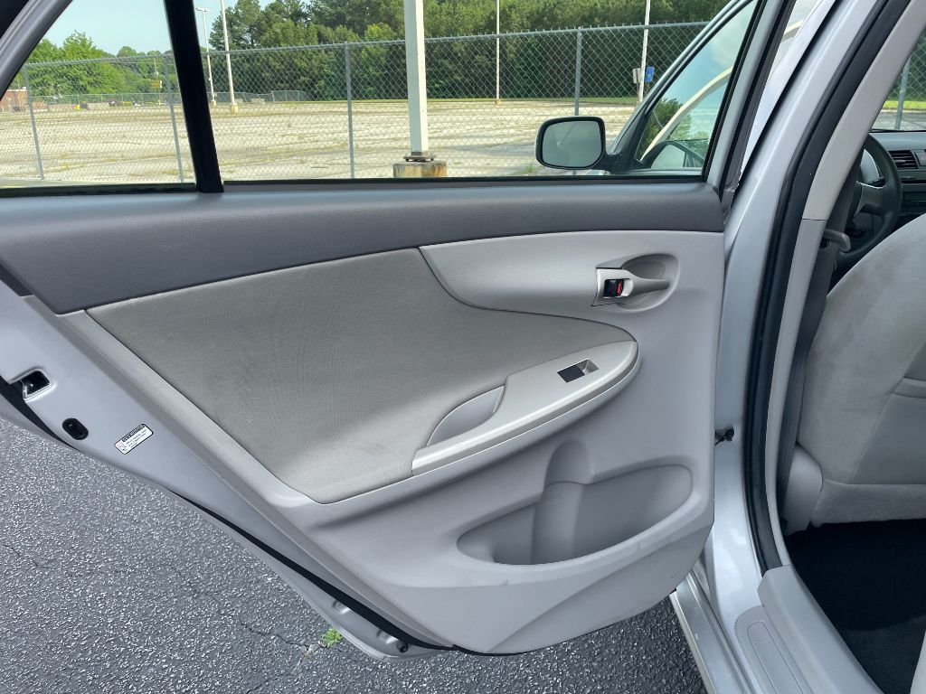 2010 Toyota Corolla photo