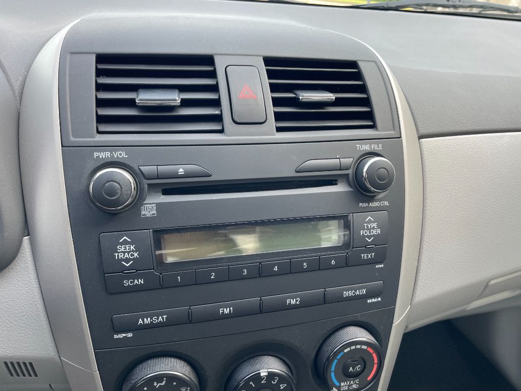 2010 Toyota Corolla photo