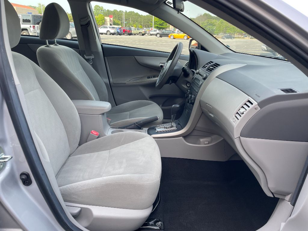 2010 Toyota Corolla photo