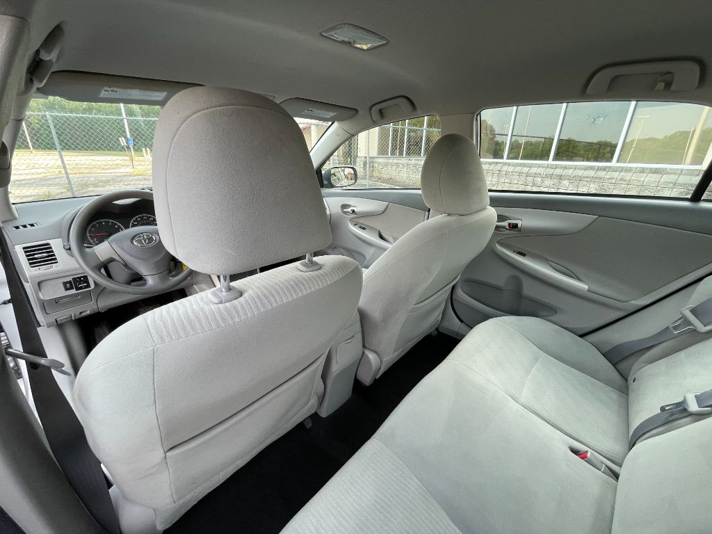 2010 Toyota Corolla photo