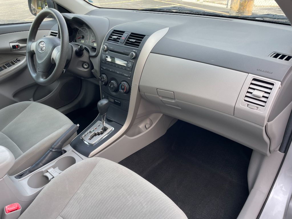 2010 Toyota Corolla photo