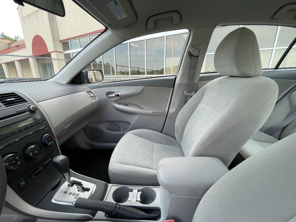 2010 Toyota Corolla photo