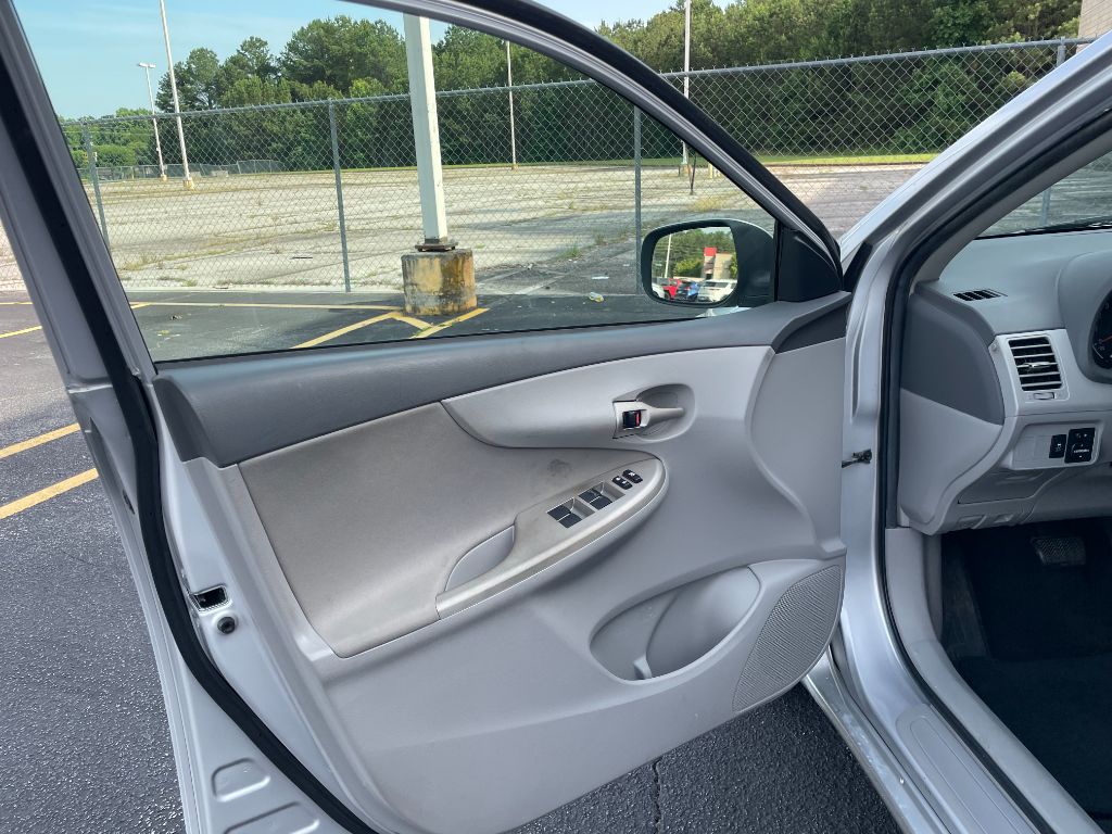 2010 Toyota Corolla photo