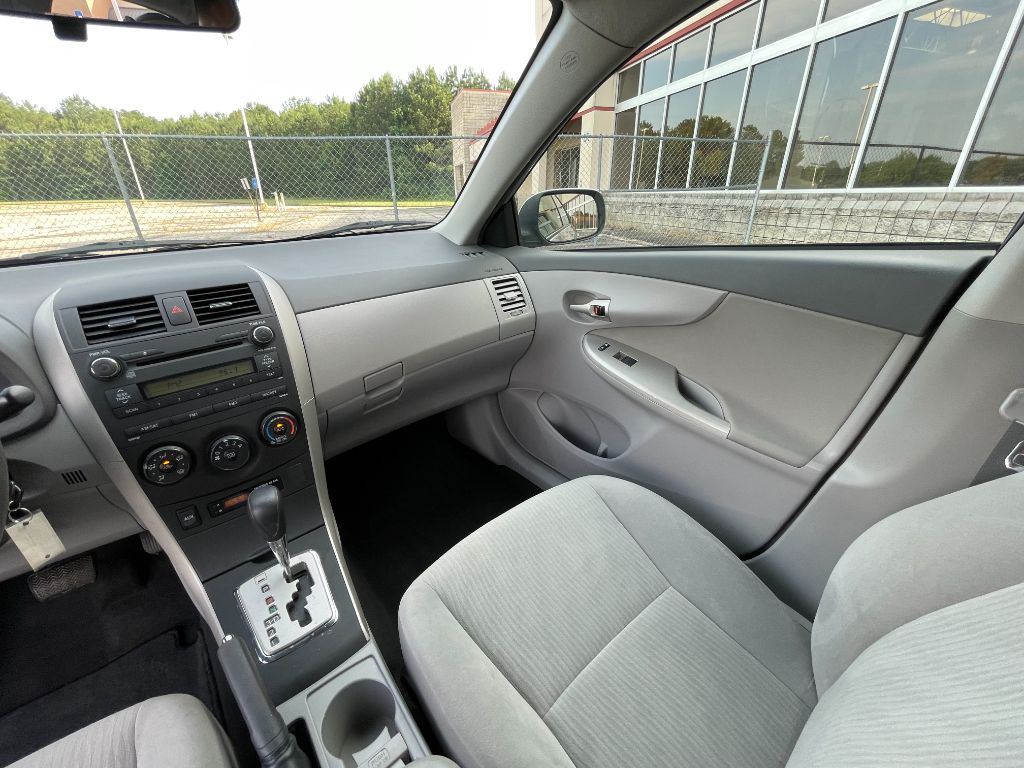 2010 Toyota Corolla photo