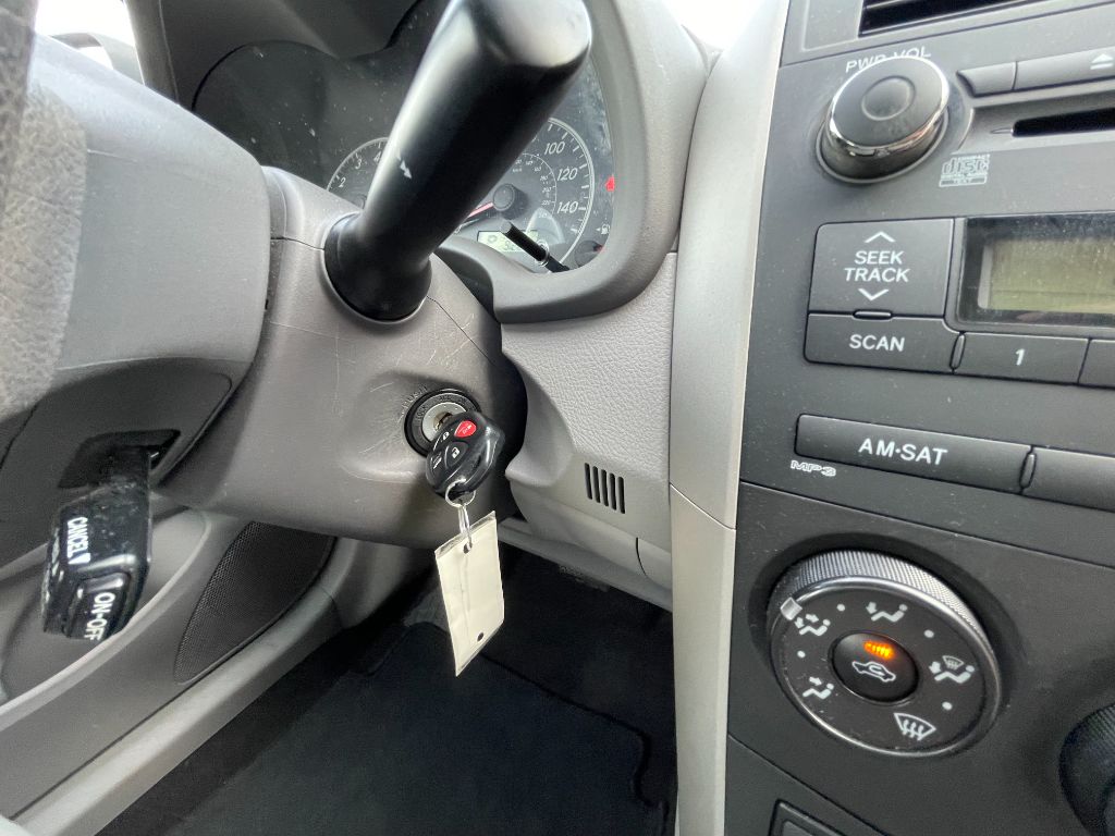 2010 Toyota Corolla photo