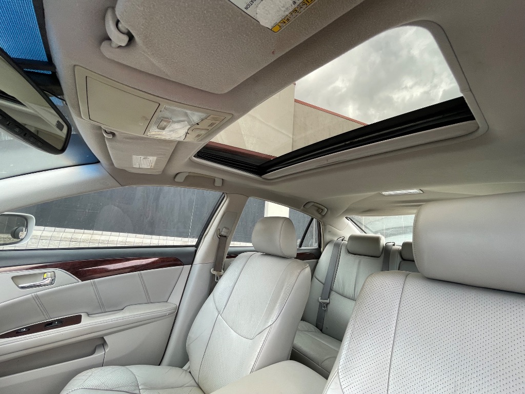 2008 Toyota Avalon - $4,999