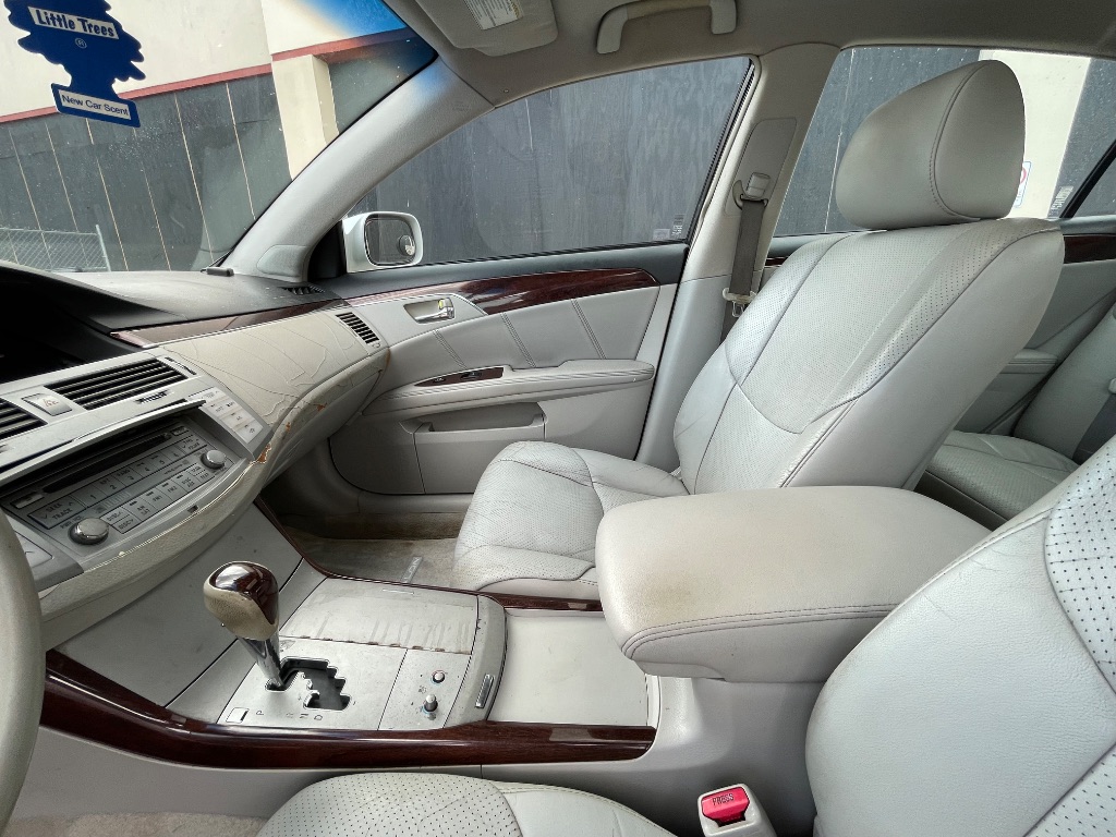 2008 Toyota Avalon - $4,999