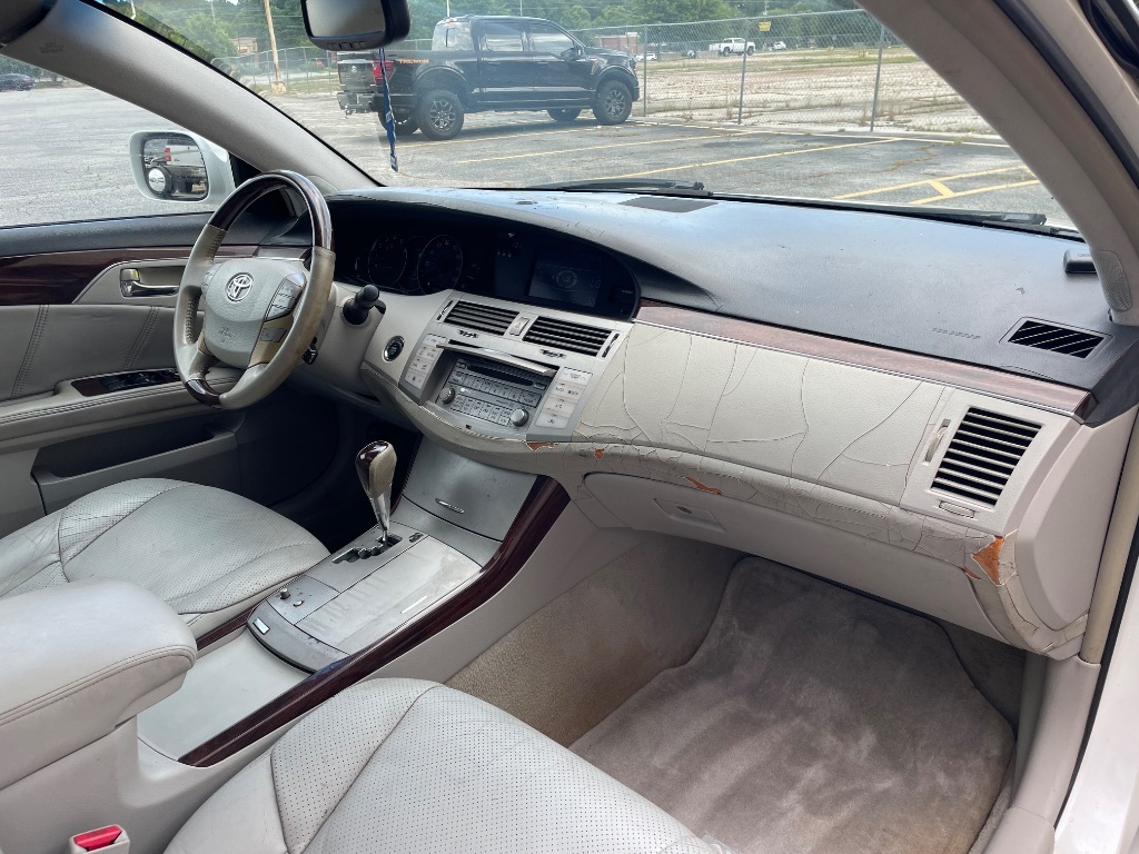 2008 Toyota Avalon - $4,999