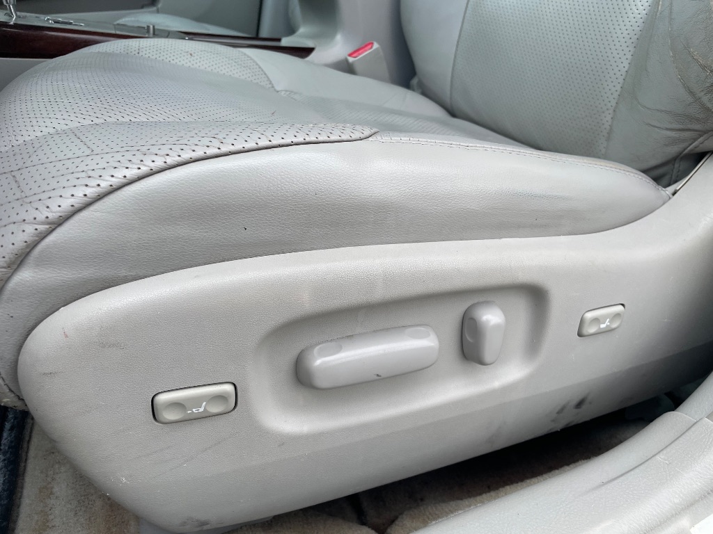 2008 Toyota Avalon - $4,999