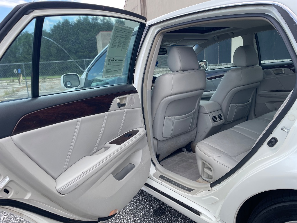 2008 Toyota Avalon - $4,999