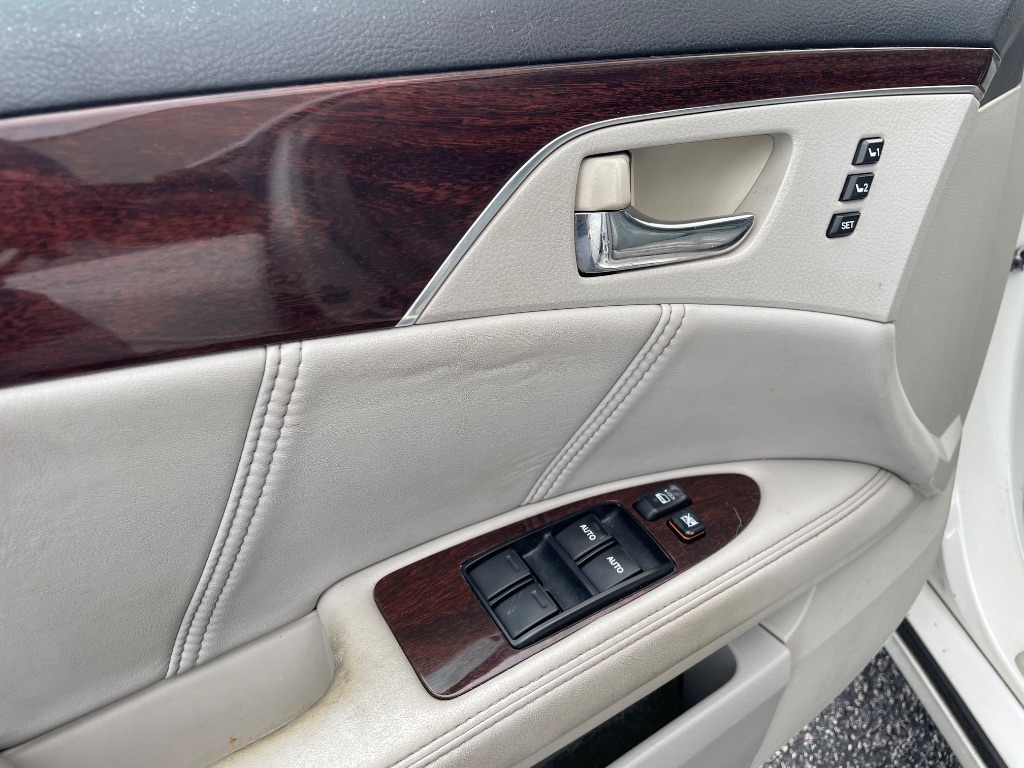 2008 Toyota Avalon - $4,999