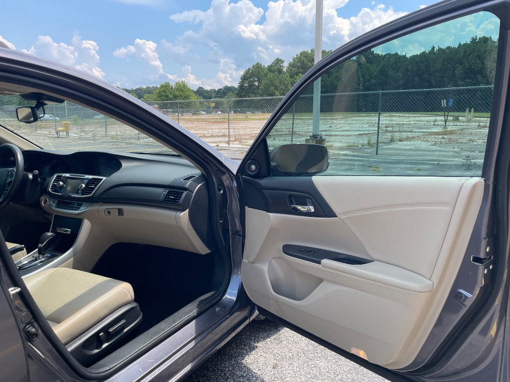 2015 Honda Accord - $12,999