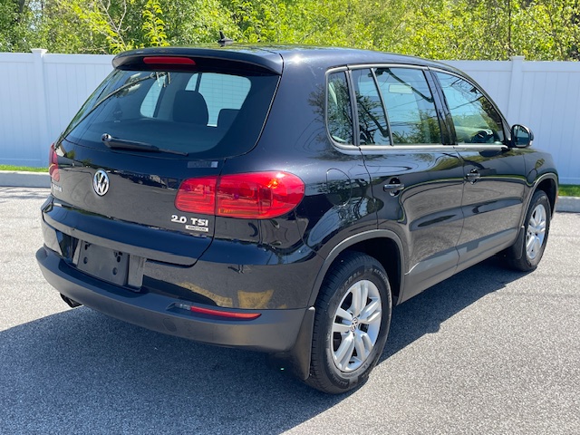 2013 Volkswagen Tiguan S 4Motion photo