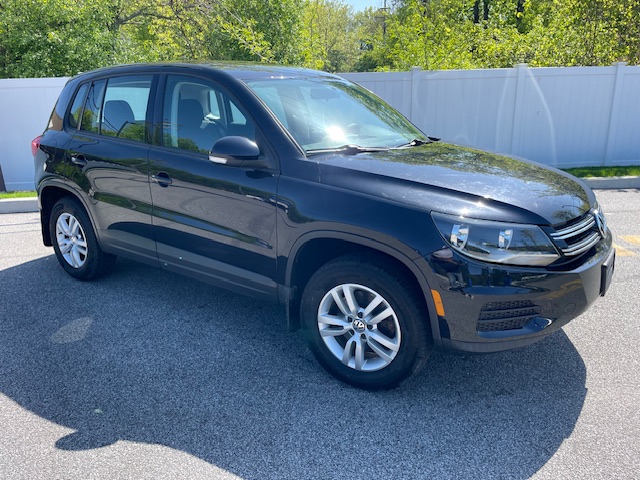 2013 Volkswagen Tiguan S 4Motion photo