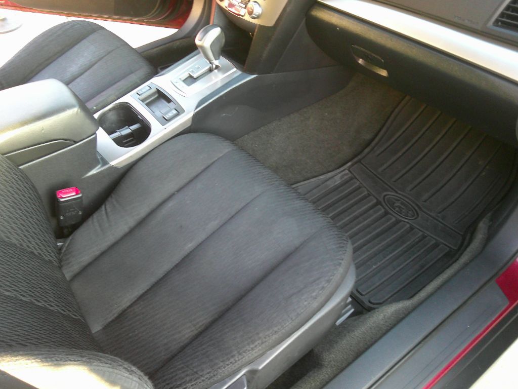 2012 Subaru Outback 2.5i photo