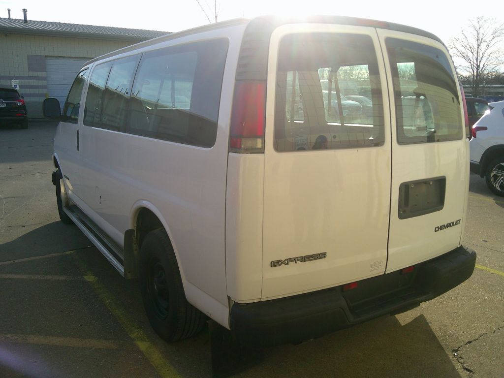 2002 Chevrolet Express 3500 3500 photo