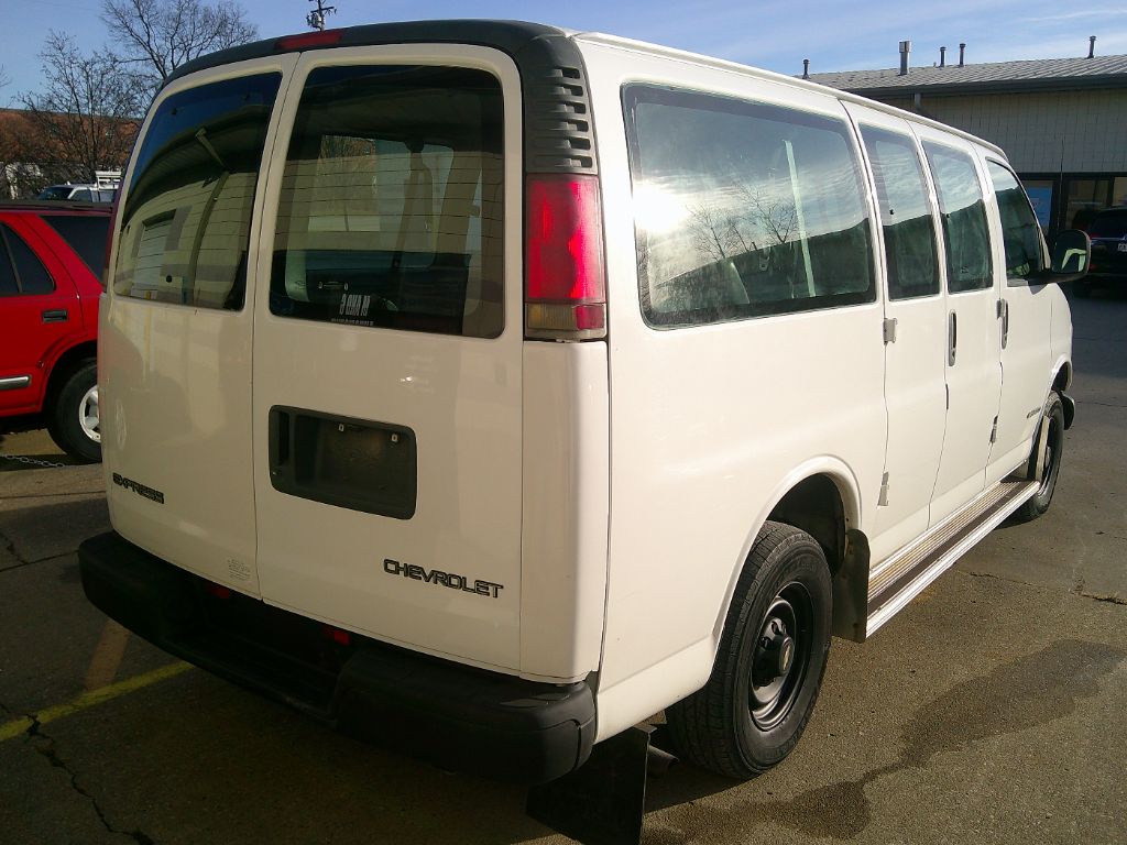2002 Chevrolet Express 3500 3500 photo