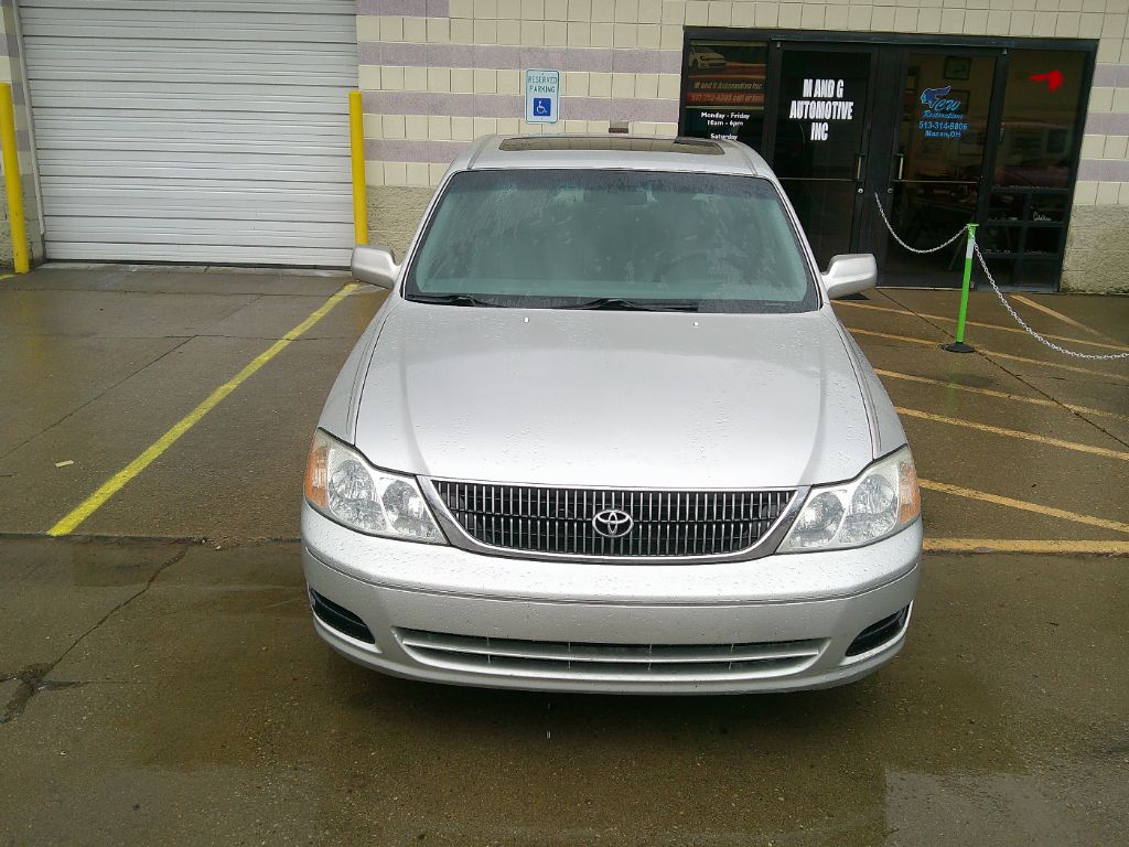 2001 Toyota Avalon XL photo