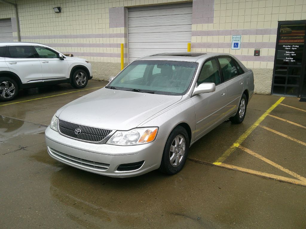 2001 Toyota Avalon XL photo