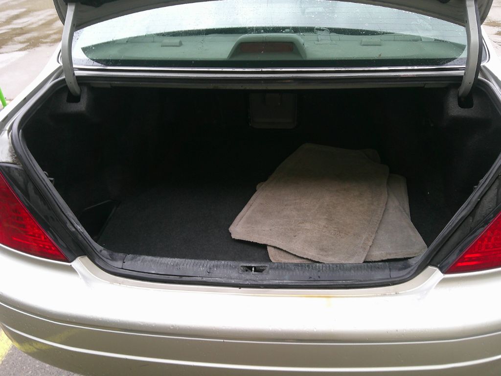2001 Toyota Avalon XL photo
