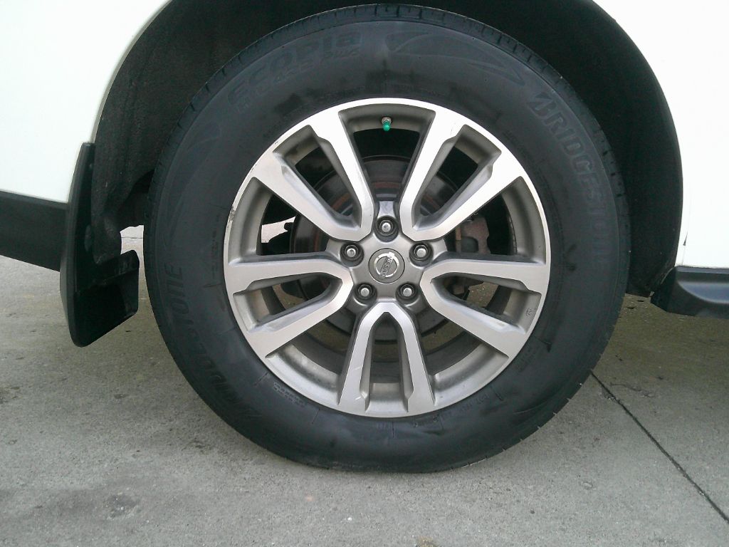 2013 Nissan Pathfinder S photo
