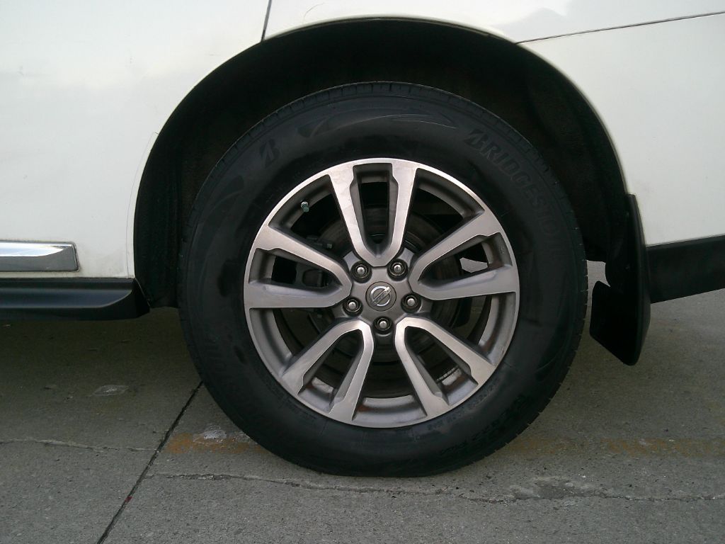 2013 Nissan Pathfinder S photo