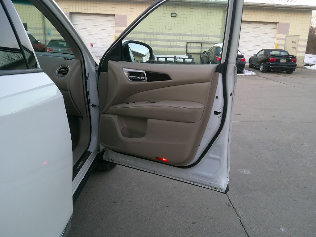 2013 Nissan Pathfinder S photo