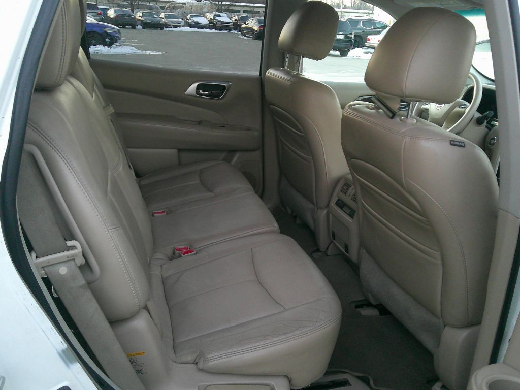 2013 Nissan Pathfinder S photo