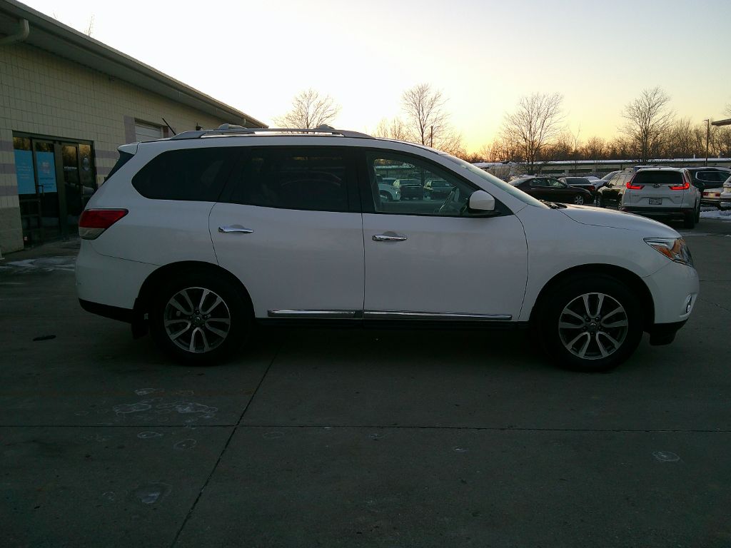 2013 Nissan Pathfinder S photo